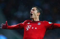 九游体育-莱万多夫斯基遭遇十五连败，曼联教练面临压力！的简单介绍