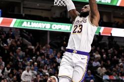 九游-詹姆斯在独行侠比赛中爆冷，败北引发热议！的简单介绍